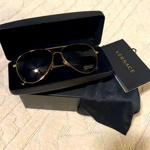 MEN VERSACE SUNGLASSES NEW!!